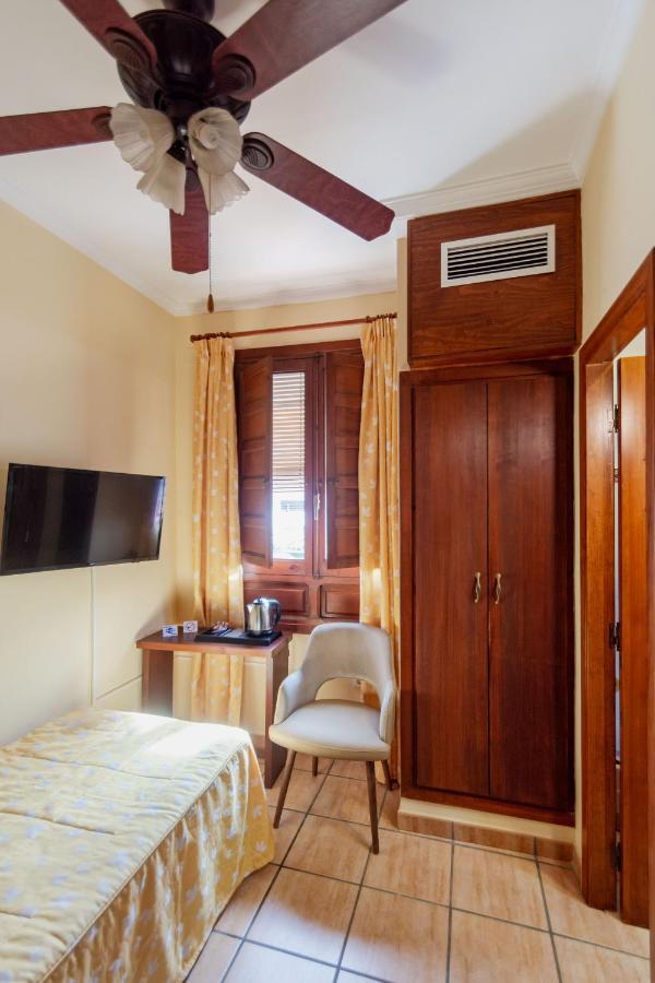 Hostal Loreto Denia Kültér fotó