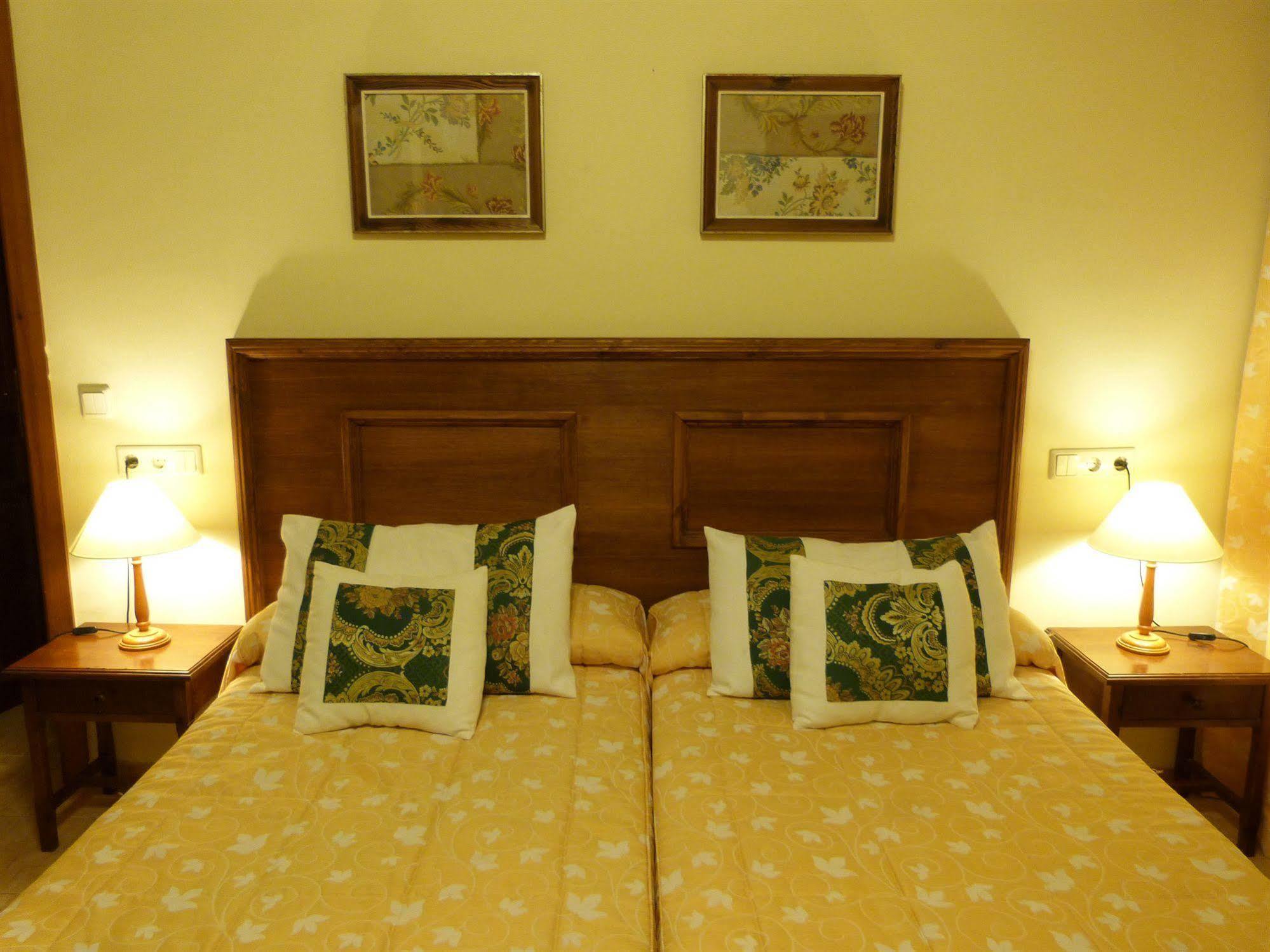 Hostal Loreto Denia Kültér fotó
