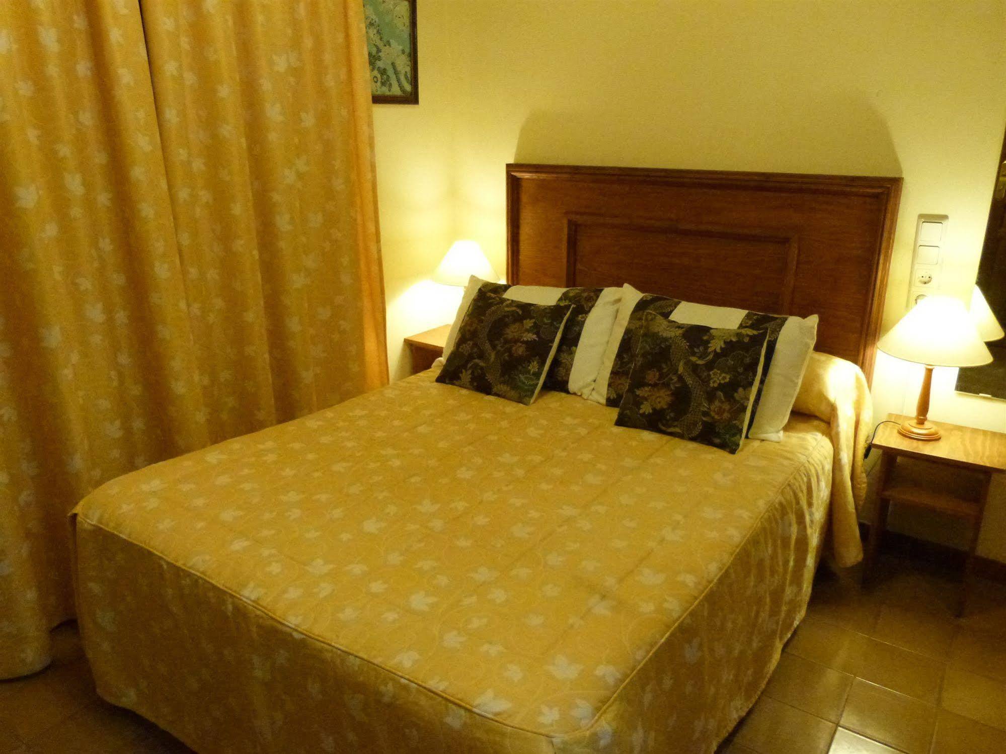 Hostal Loreto Denia Kültér fotó
