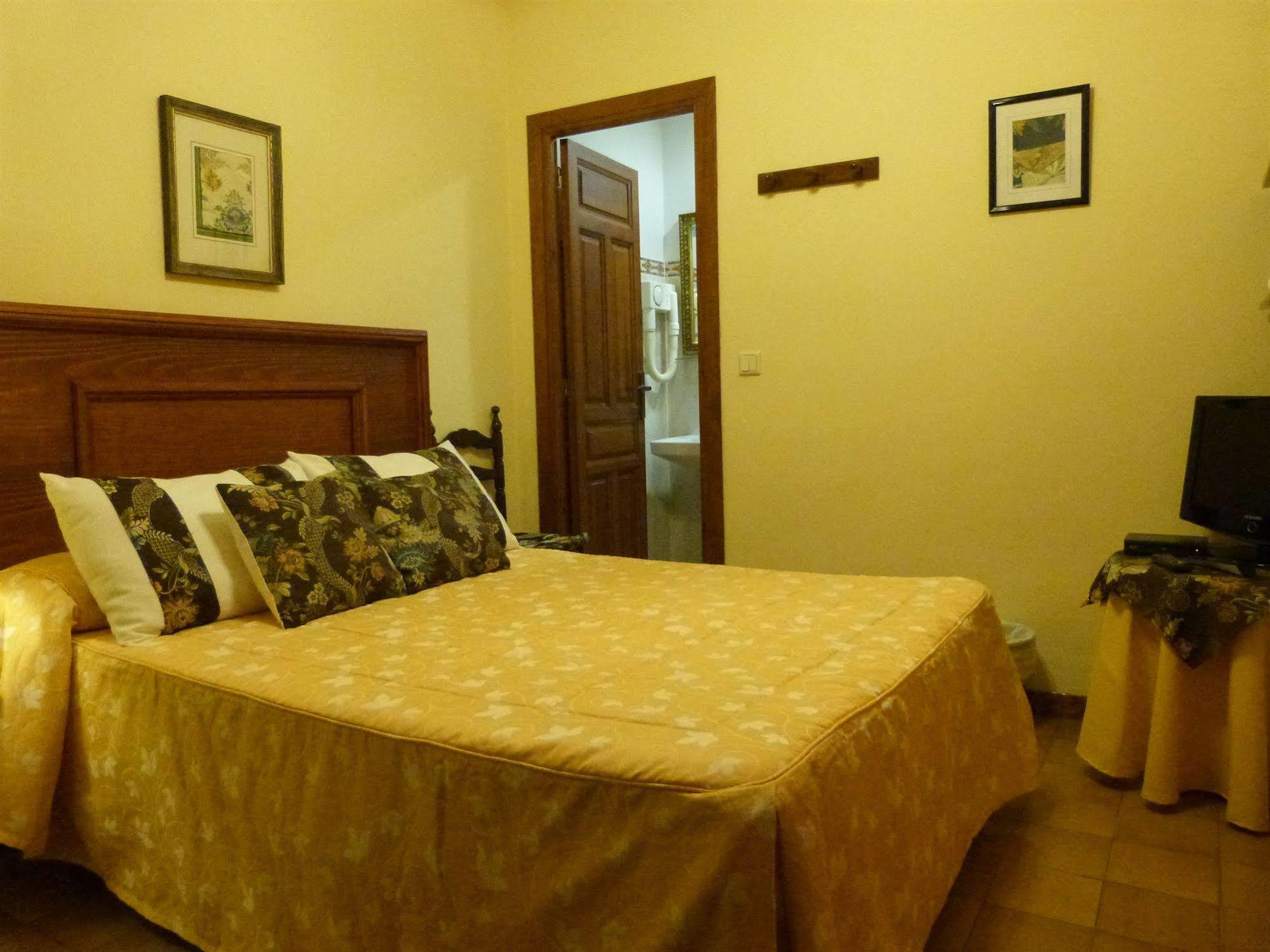 Hostal Loreto Denia Kültér fotó